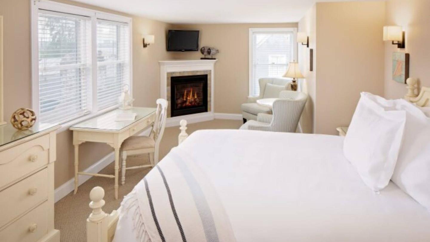 inn_harbor_hill_new_england_travel_trips_ideas