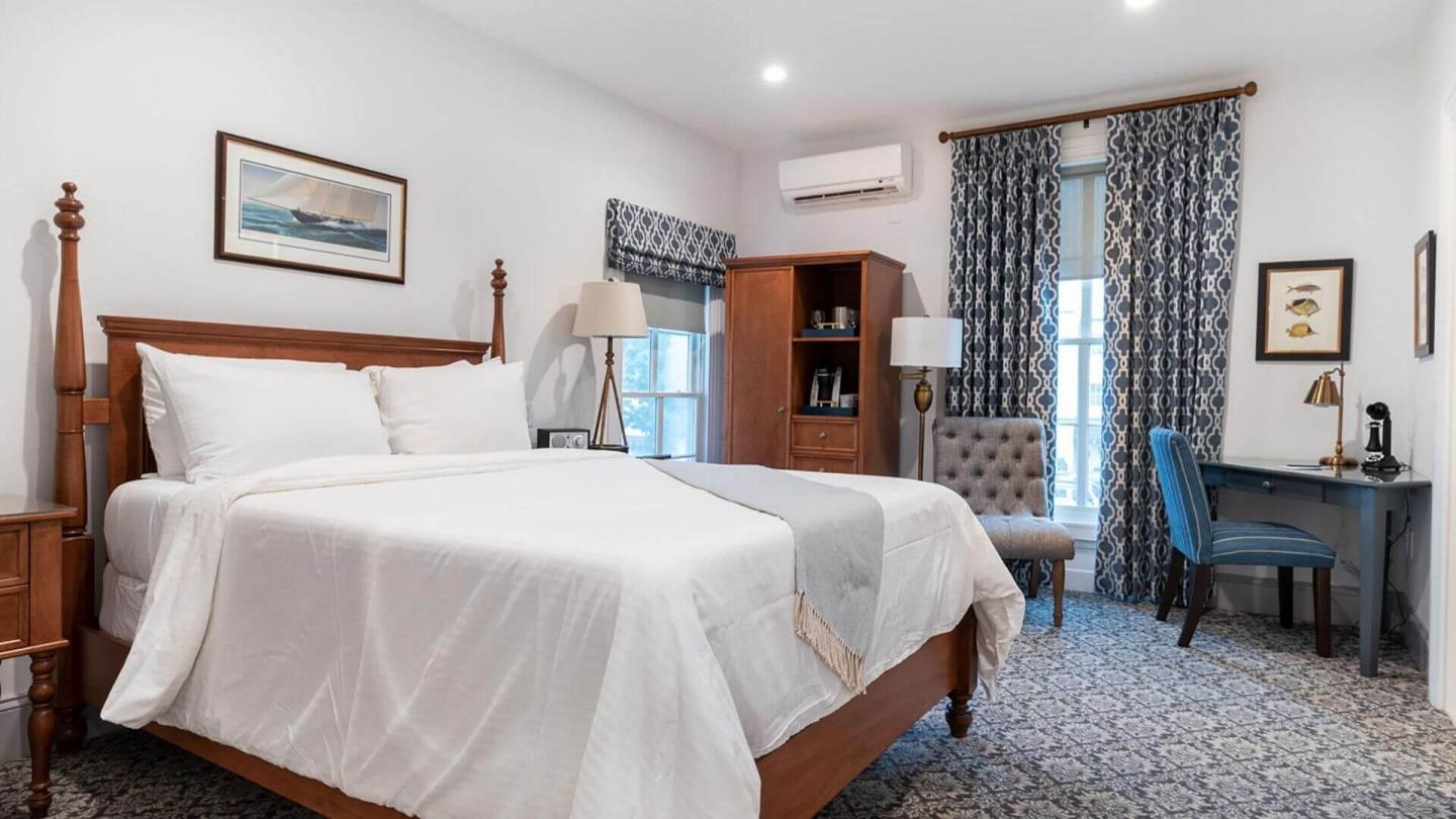 whalers_inn_new_england_travel_trips_ideas