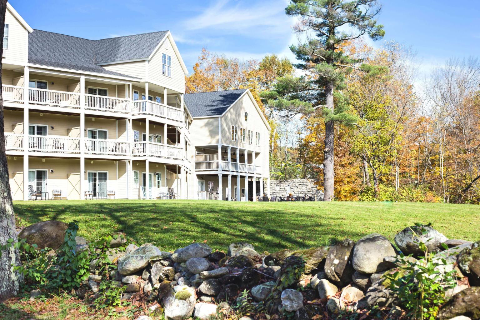 Lodging in Woodstock, VT | Riverfront Getaways + Vacations | 506 On the ...