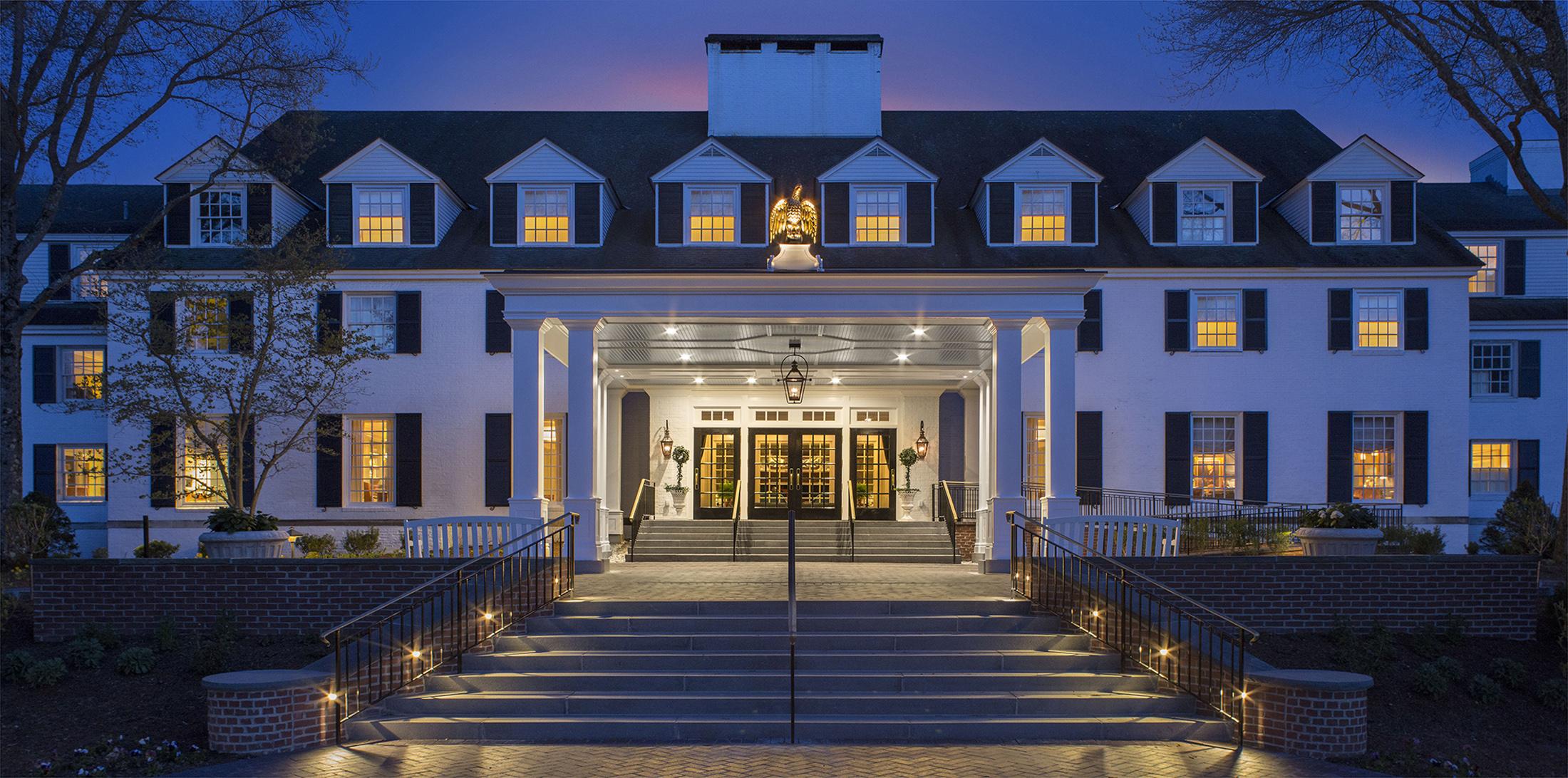 Lodging in Woodstock, VT | Luxury Vacations + Getaways | Woodstock Inn ...